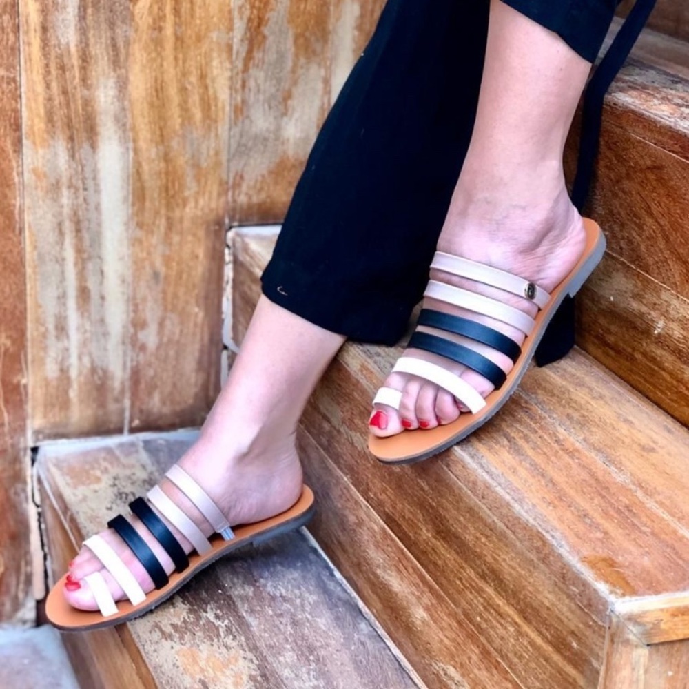 Neutral Strappy Flat Sandals – Black & Nude Combo